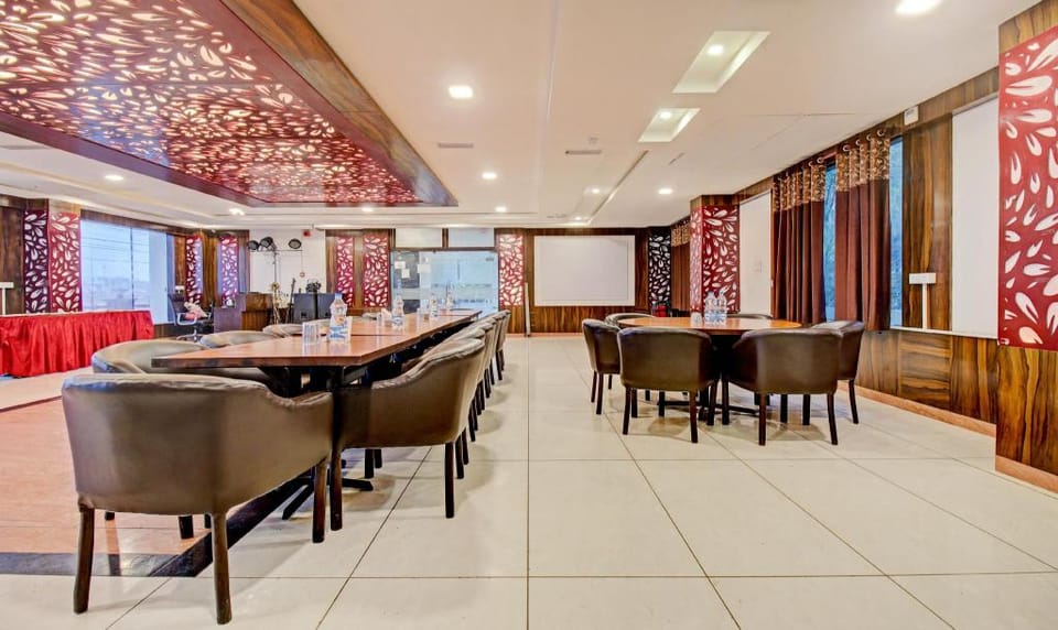 Treebo Silver Grand Hotel in Lucknow