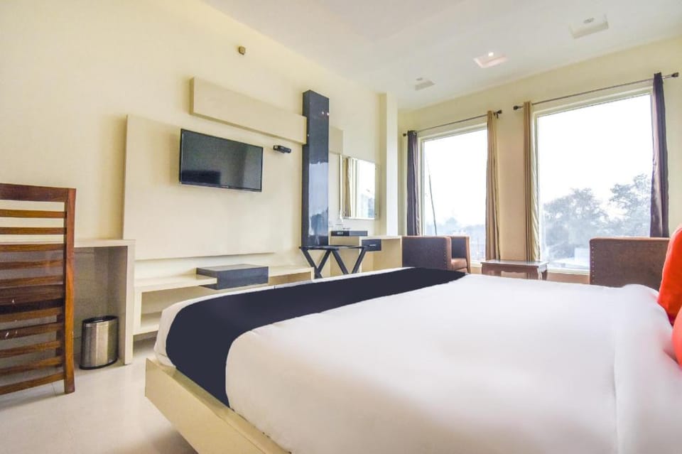 Super OYO Royal Taj Home Stay Hotel in Punjab, India