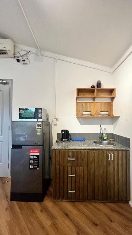 Lim Concept - Lim Yellow Apartment in Ho Chi Minh City