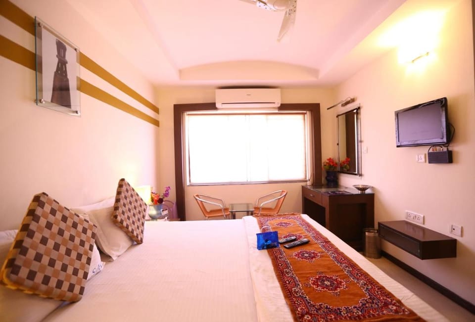 Capital O J Service Appartment Hotel in Chennai