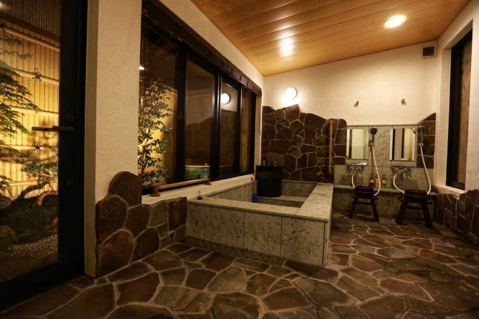 Japanese style guesthouse Shukuhonjin gamo Vacation rental in Osaka