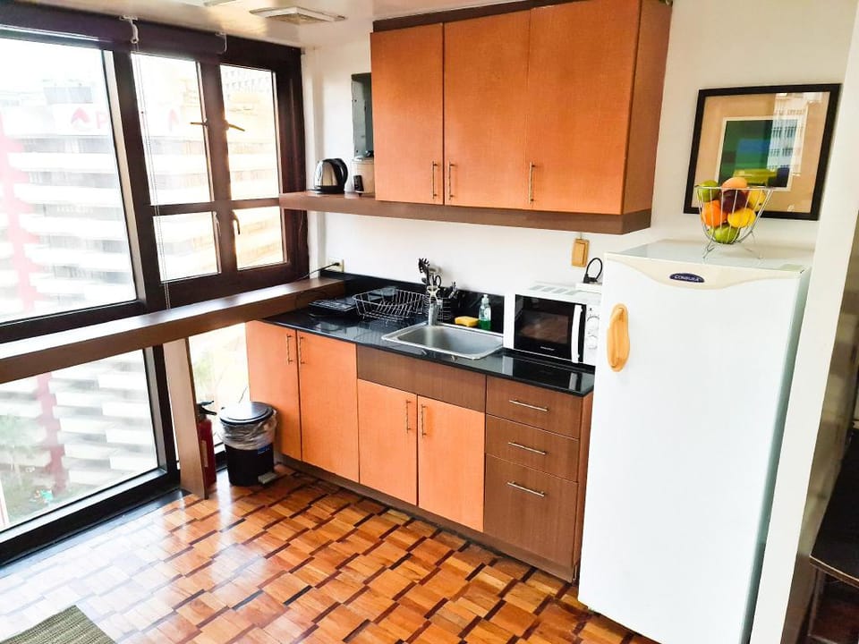 Makati Glass view Flats (Free Netflix) Apartment in Pasay