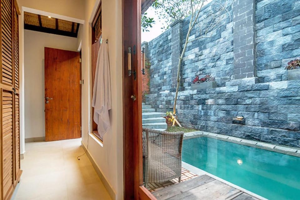 Entire 1 BR Private Pool Villa #L244 Villa in Payangan