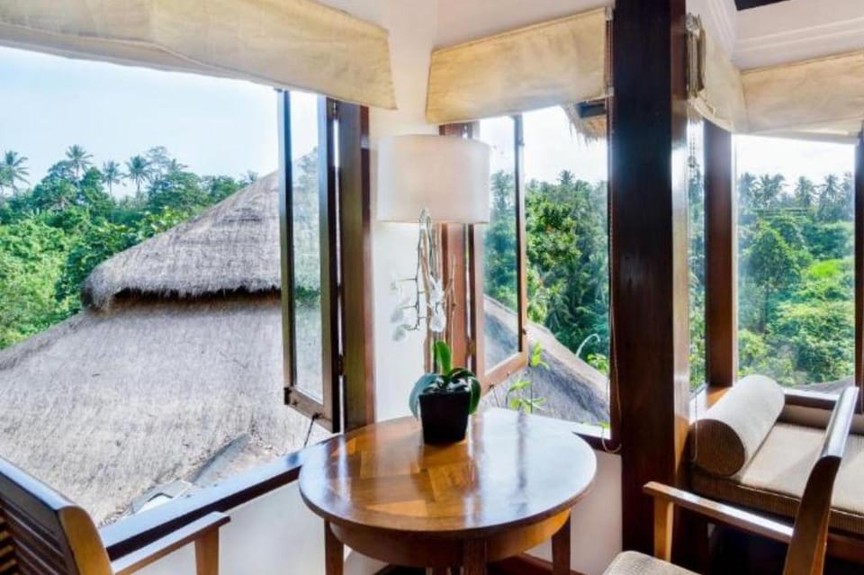 Entire 1 BR Private Pool Villa  #L112 Villa in Tampaksiring
