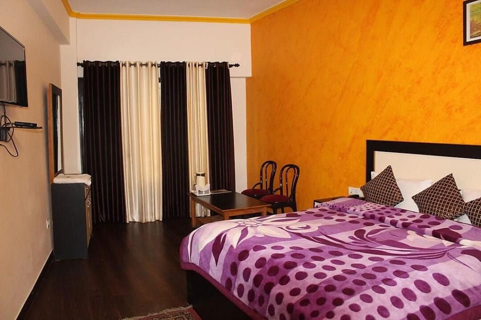 Hotel Himadri Hotel in Uttarakhand