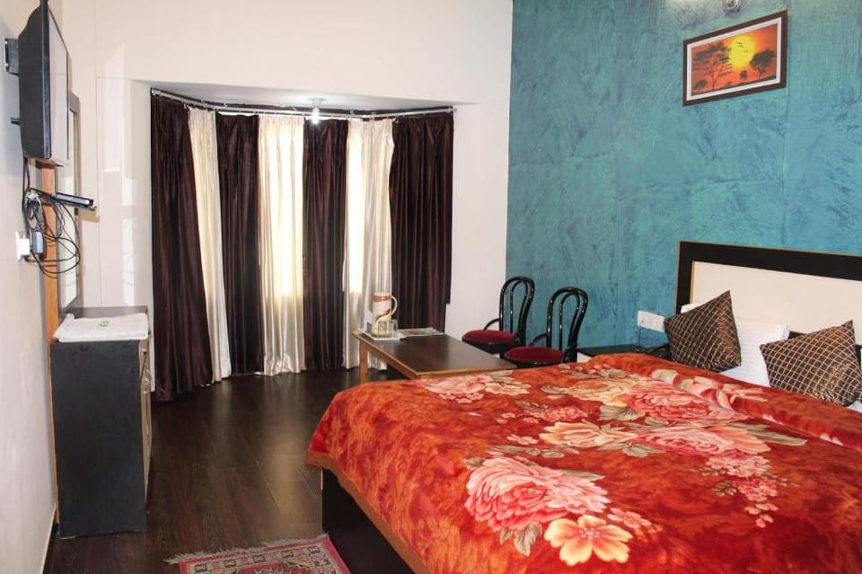 Hotel Himadri Hotel in Uttarakhand