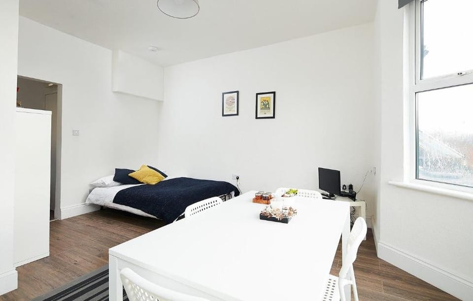 Charmstay Apartment on Piccadilly Line Apartment in London
