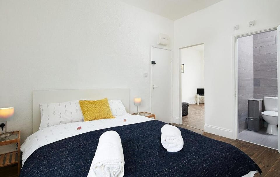 Charmstay Apartment on Piccadilly Line Apartment in London