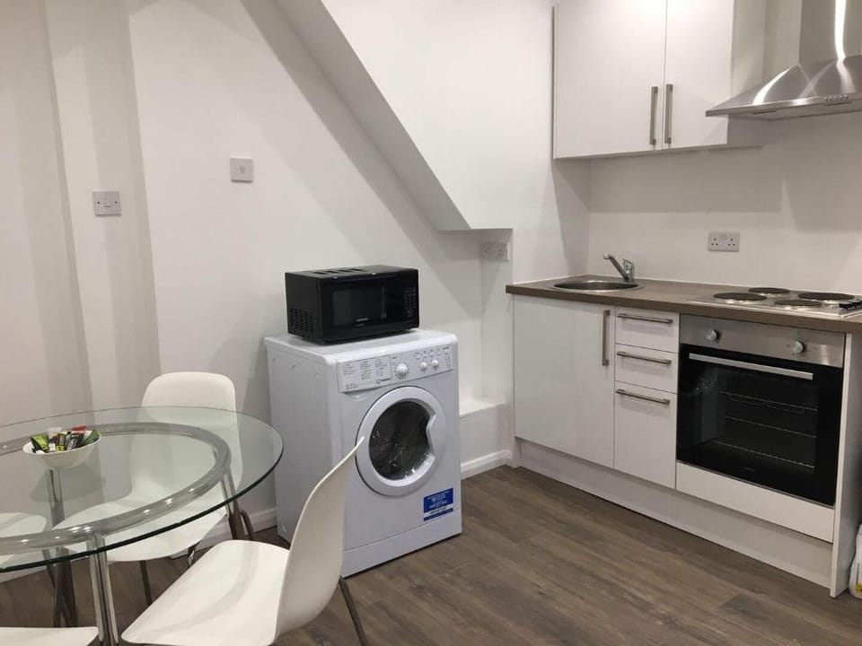 Charmstay Apartment Large on Piccadilly Line Apartment in London