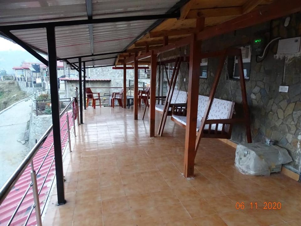 Perfect for honeymooners, a romantic place Vacation rental in Uttarakhand