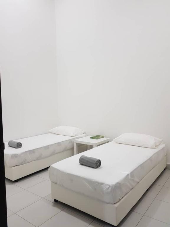 Puteh Guest House 3, Kertih Vacation rental in Terengganu, Malaysia