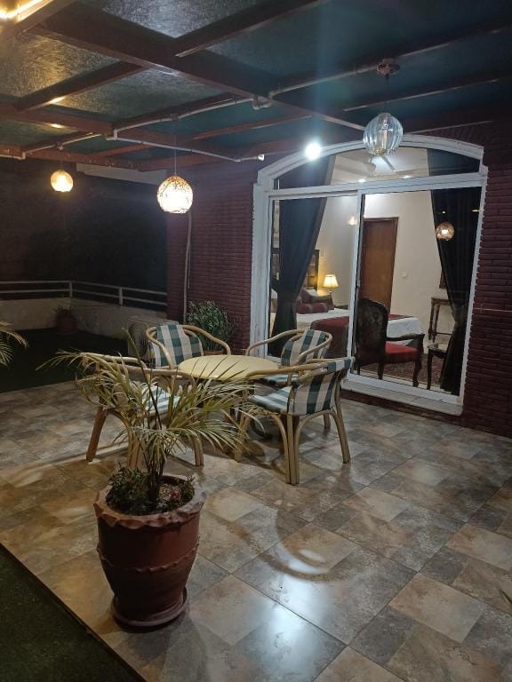 Hotel Gulberg Grand Bed and Breakfast in Lahore