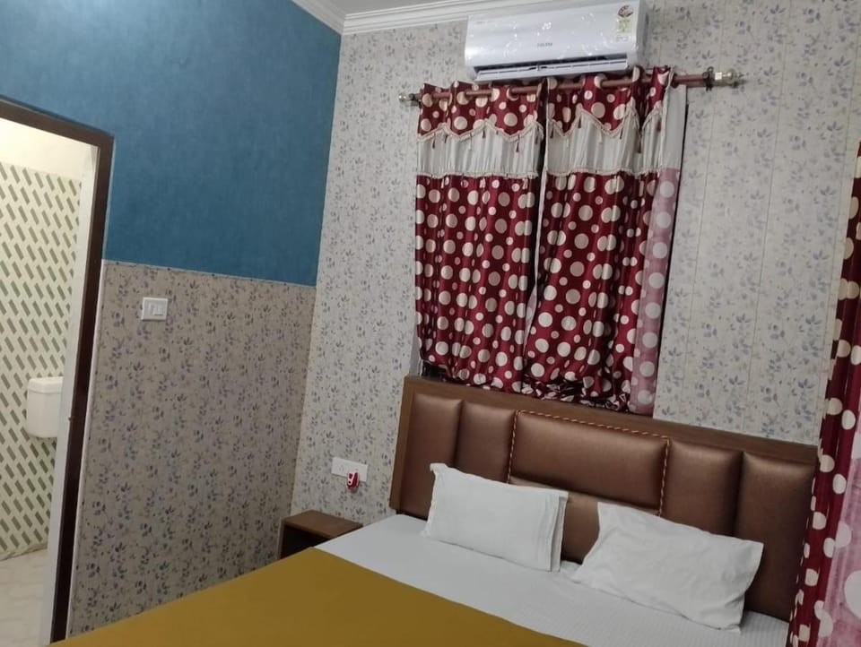 Varuna Palace Near Mandir & Ghat's Vacation rental in Varanasi