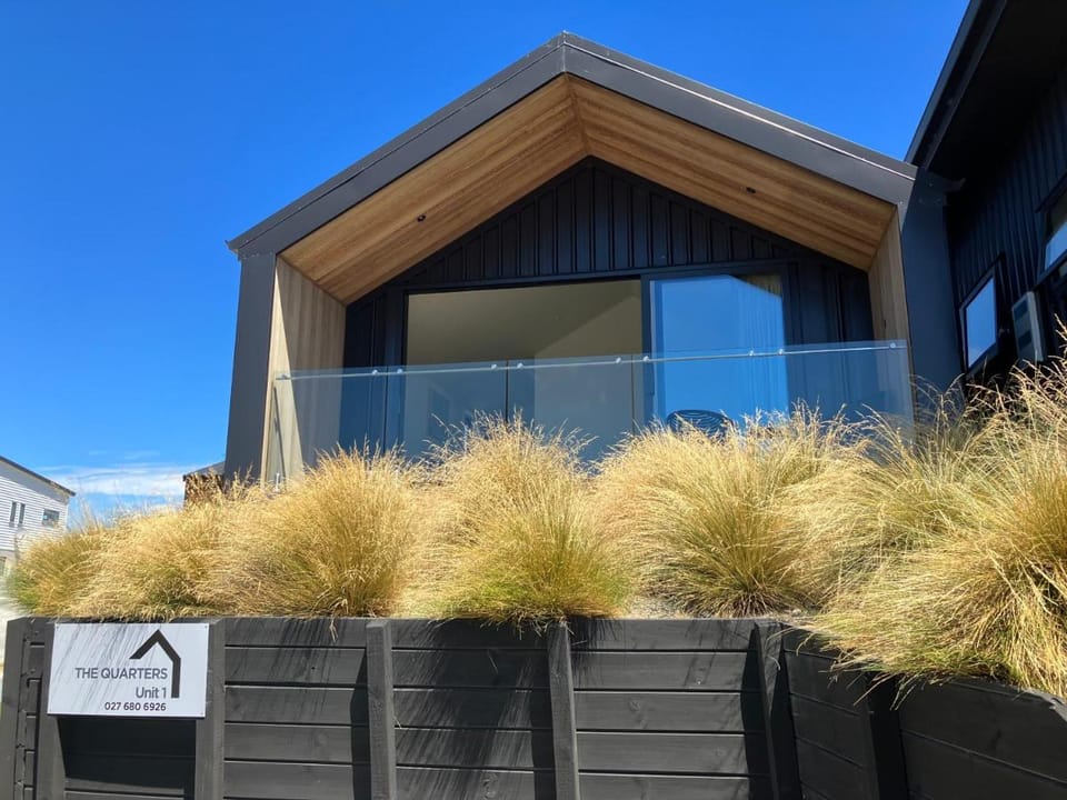 The Quarters Unit 1 - Lake Tekapo Apartment in Lake Tekapo