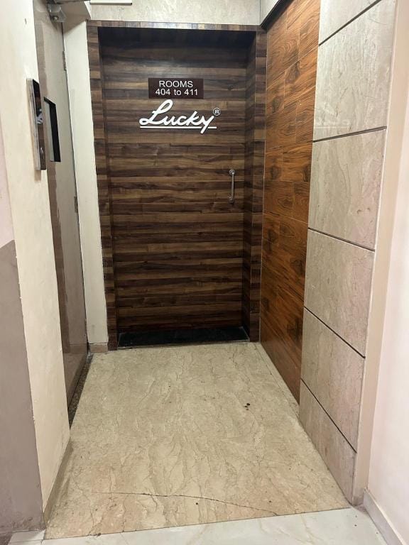 Lucky Service Apartments - Near BKC Apartment in Mumbai