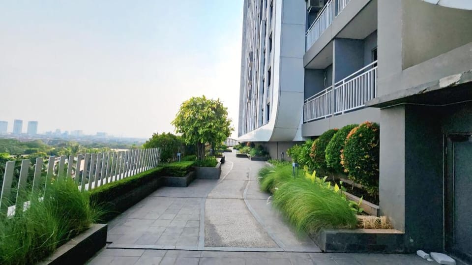 Springwood At By LiviRooms Tangerang Hotel in West Java