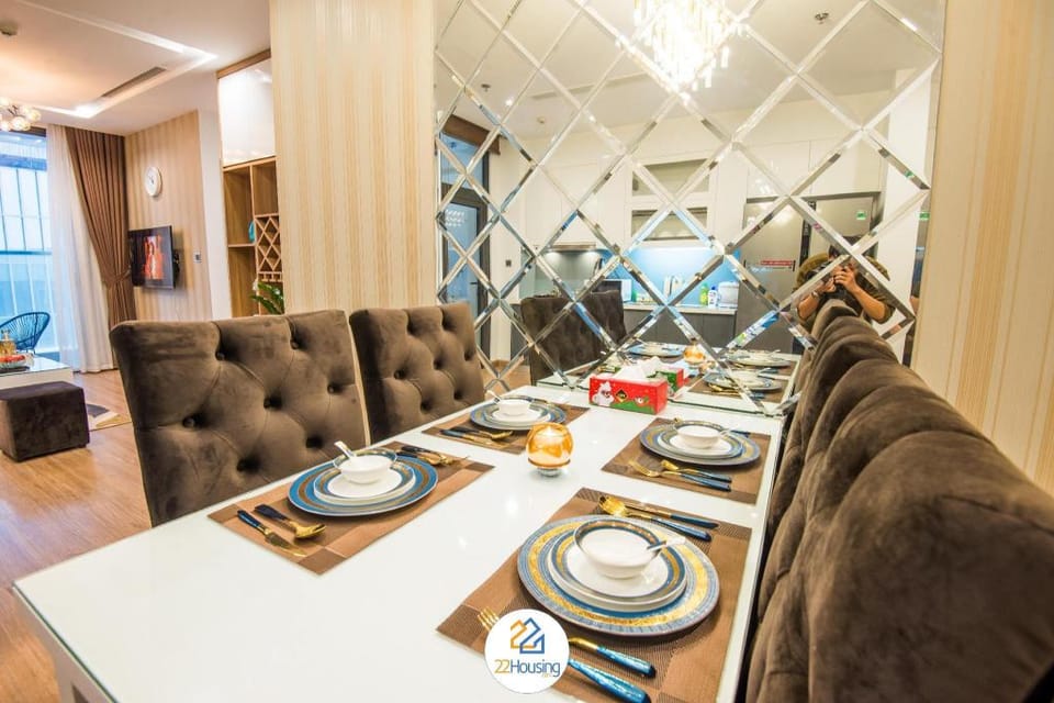 2BR APT Hanoi Vinhomes Metropolis near LOTTE Apartment in Hanoi