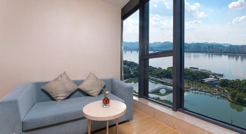 Crystal Orange Hotel Hangzhou Binjiang Xingguang Avenue Hotel in Hangzhou
