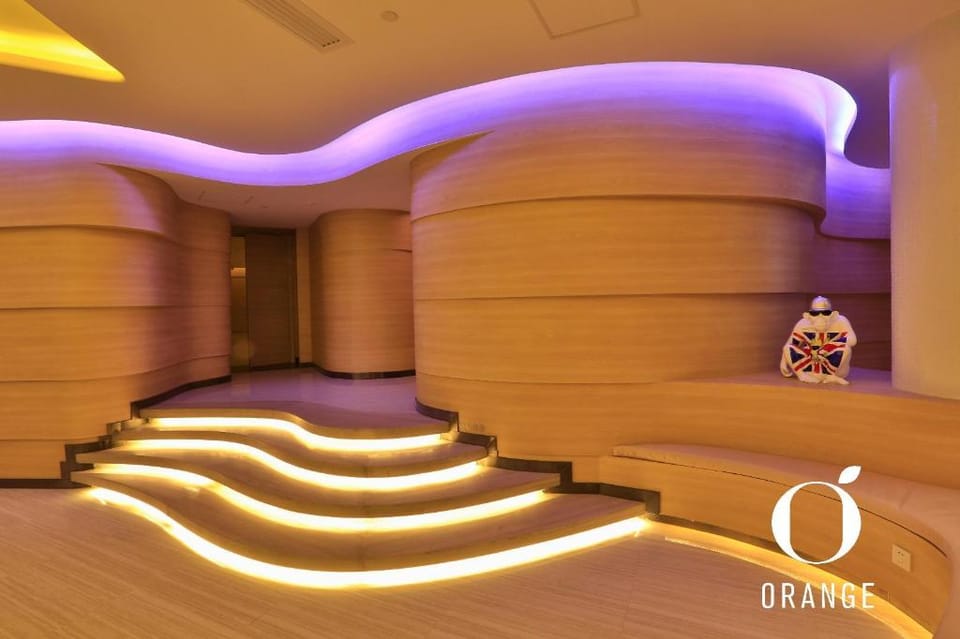 Orange Hotel Qingdao Hai'er Road Shilaoren Bathing Beach Hotel in Qingdao