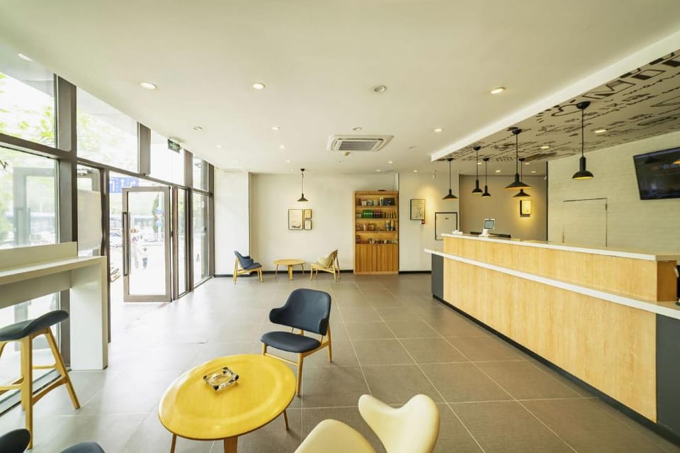 Hanting Hotel Qingdao Chengyang Liuting Airport Zhengyang Road Hotel in Qingdao