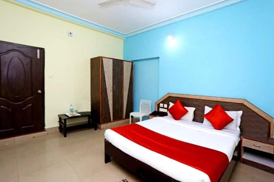 Goroomgo Dittu Holiday Inn Near Sea Beach Puri Hotel in Puri