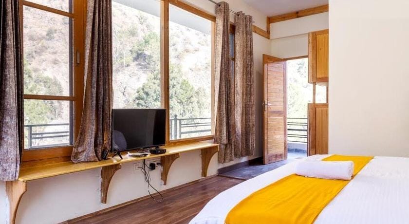 Tirthan Grand Riverside Hotel in Himachal Pradesh