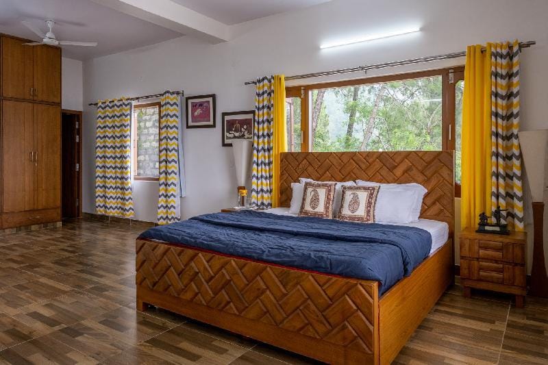 Villa Woodside Meadows by VEO - Part of StayVista Villa in Himachal Pradesh