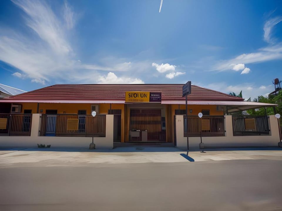 Handira Homestay Syariah Padang RedPartner Hotel in Padang
