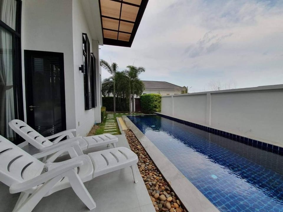 The Up Pool Villa (36/11 located at We by Sirin) Villa in Nong Kae