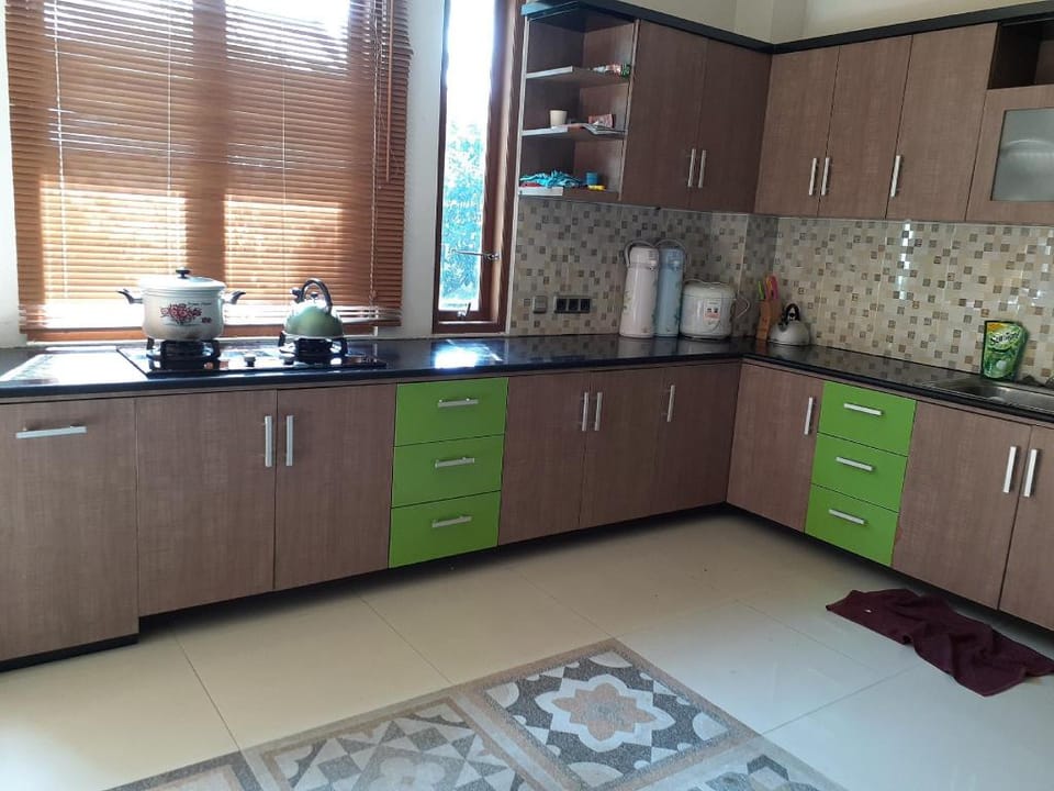 KELUARGA SADEWA GUEST HOUSE Villa in Indonesia