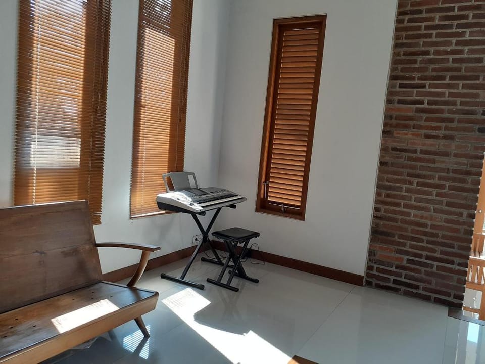 KELUARGA SADEWA GUEST HOUSE Villa in Indonesia
