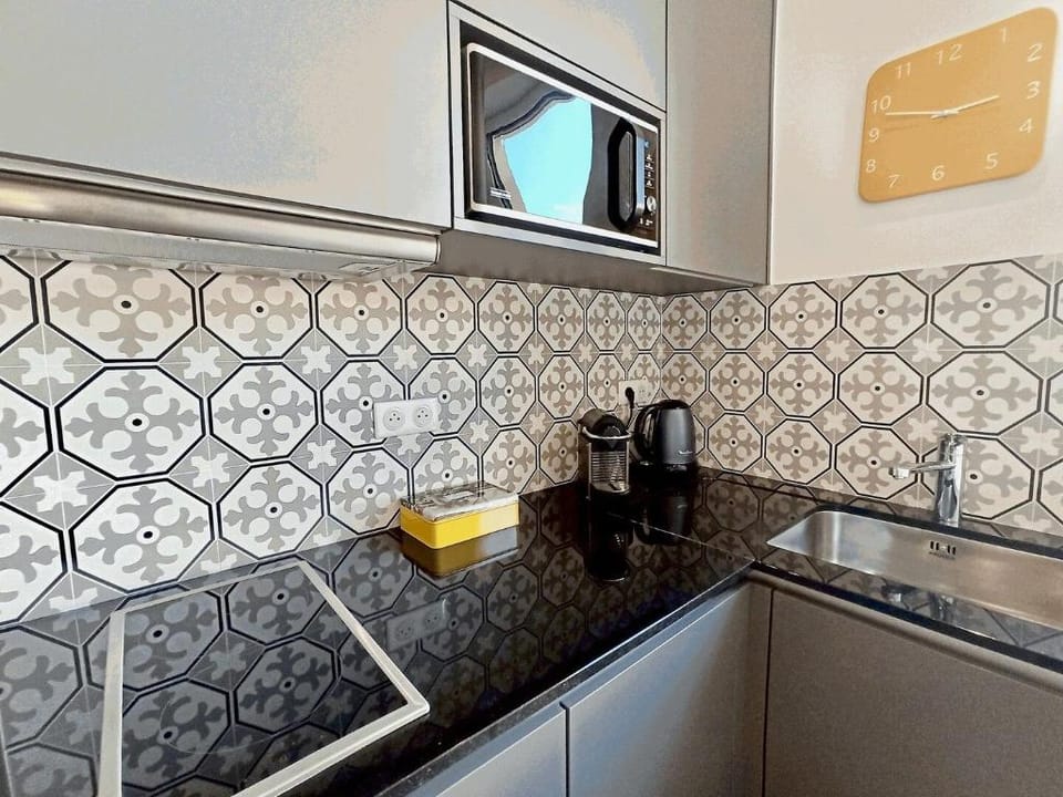 Brand-New 1 Bedroom Fully Refurbished Apartment in Cannes