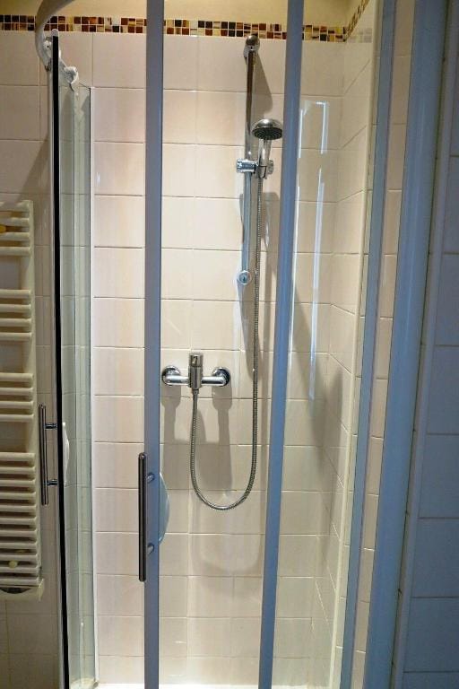 Cosy and Elegant 1 Bedroom Rue Florian Apartment in Cannes