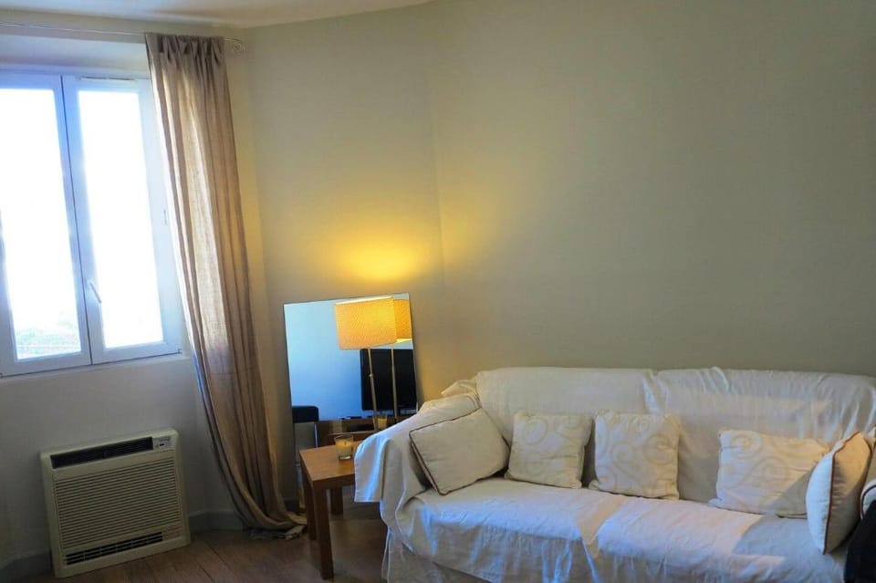 Cosy and Elegant 1 Bedroom Rue Florian Apartment in Cannes