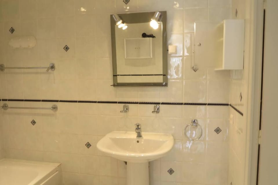 Central 1 Bedroom with Balcony Commandant André Apartment in Cannes