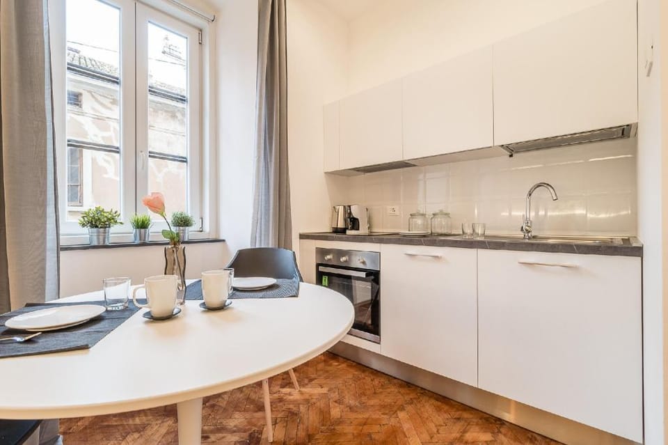 Amazing studio in the city center + WiFi Apartment in Trieste