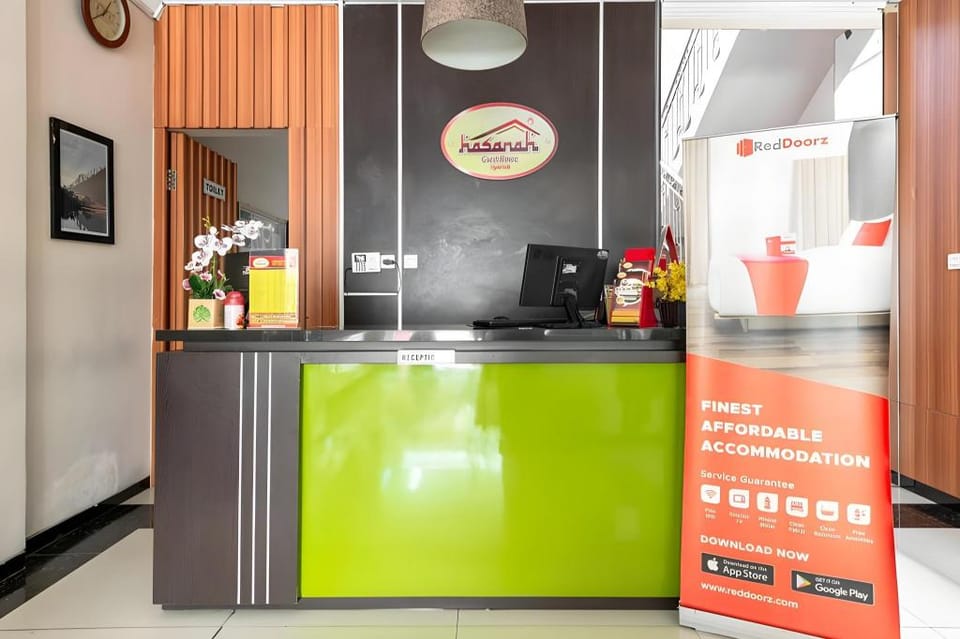 RedDoorz Syariah @ Soekarno Hatta Indah 2 Bed and Breakfast in East Java