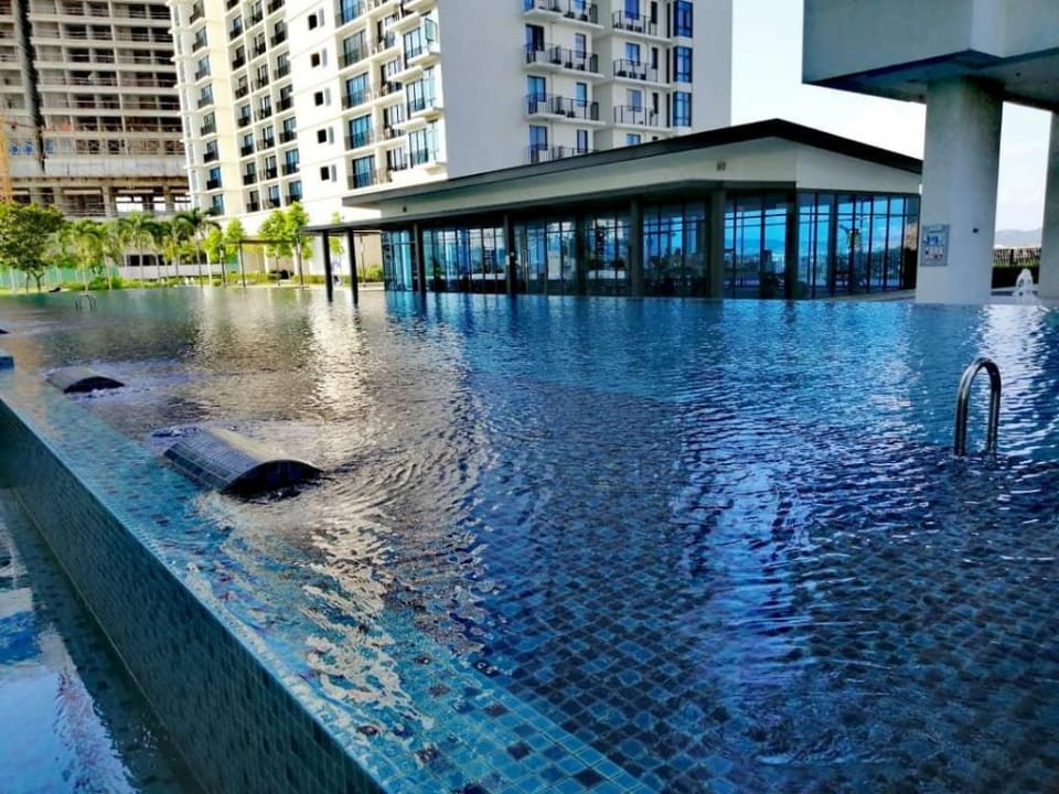 Wellness Guest House 34 @ Trefoil Setia alam Apartment in Selangor, Malaysia