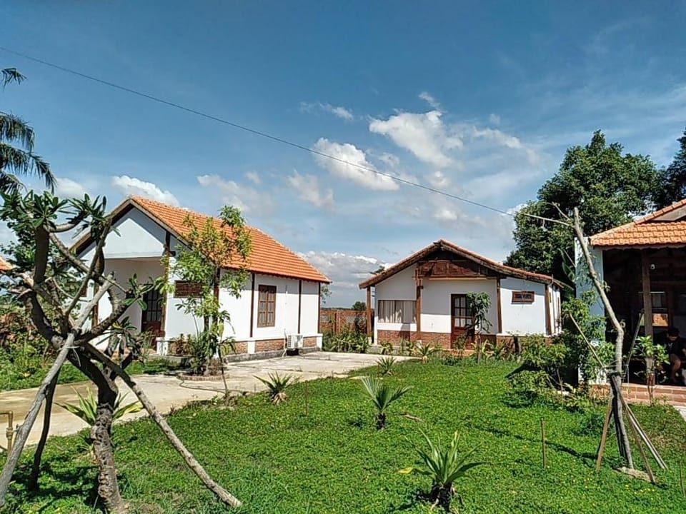 CocoPalm Villa 2 near Beach - Banana Room Vacation rental in Ba Ria - Vung Tau