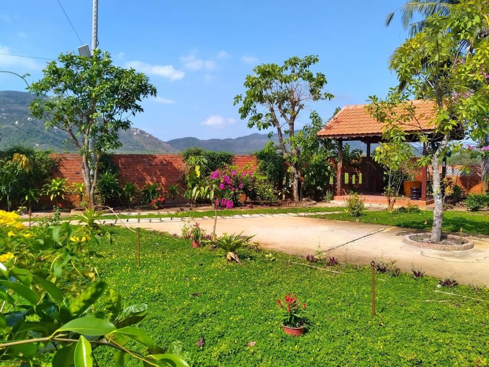 CocoPalm Villa 2 near Beach - Banana Room Vacation rental in Ba Ria - Vung Tau