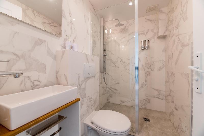 New ! Joy 3 Bdrs, Great Apt, Prime Location Apartment in Paris