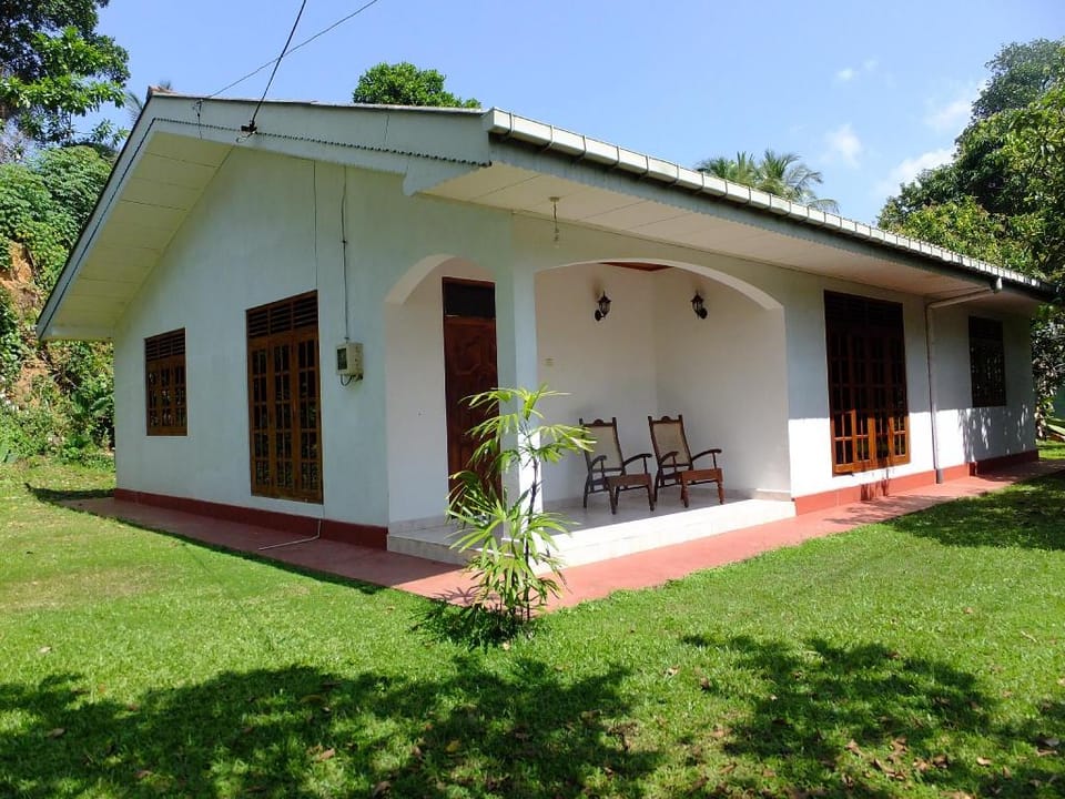 Anjana Villa. Vacation rental in Hikkaduwa