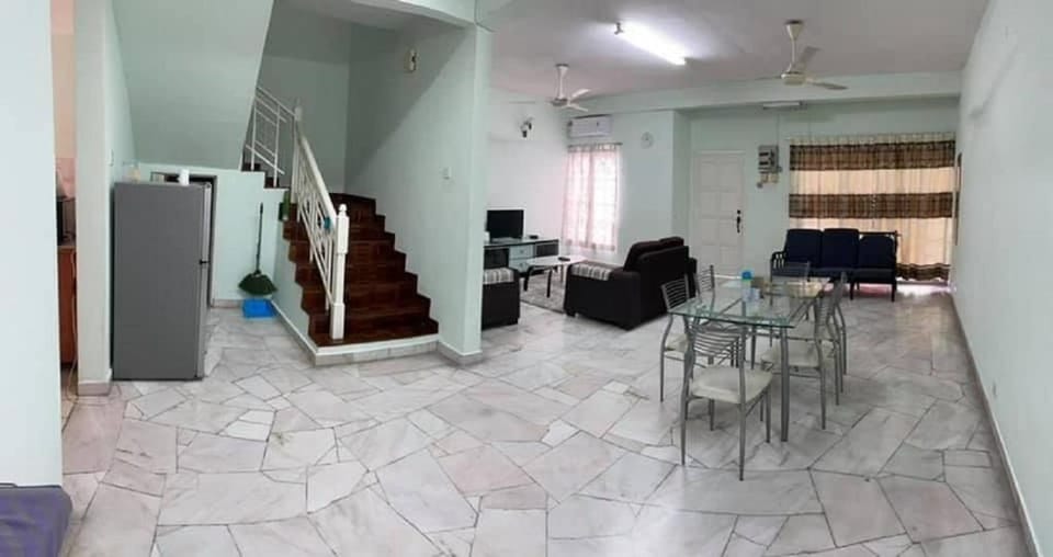 4BR KOKO HOMESTAY Vacation rental in Subang Jaya