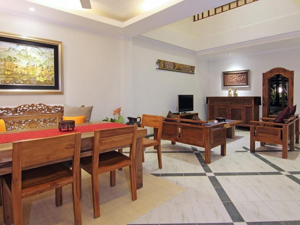 5BR Swimming Pool Villa in Abiansemal