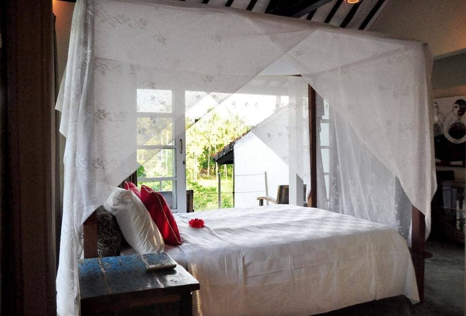 4BR Fresh River Villa in Blahbatuh