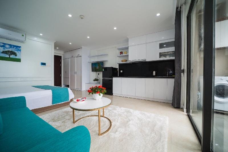 ** VIPOSITIVE Near KEANGNAM** Vincom Tran Duy Hung Apartment in Laos