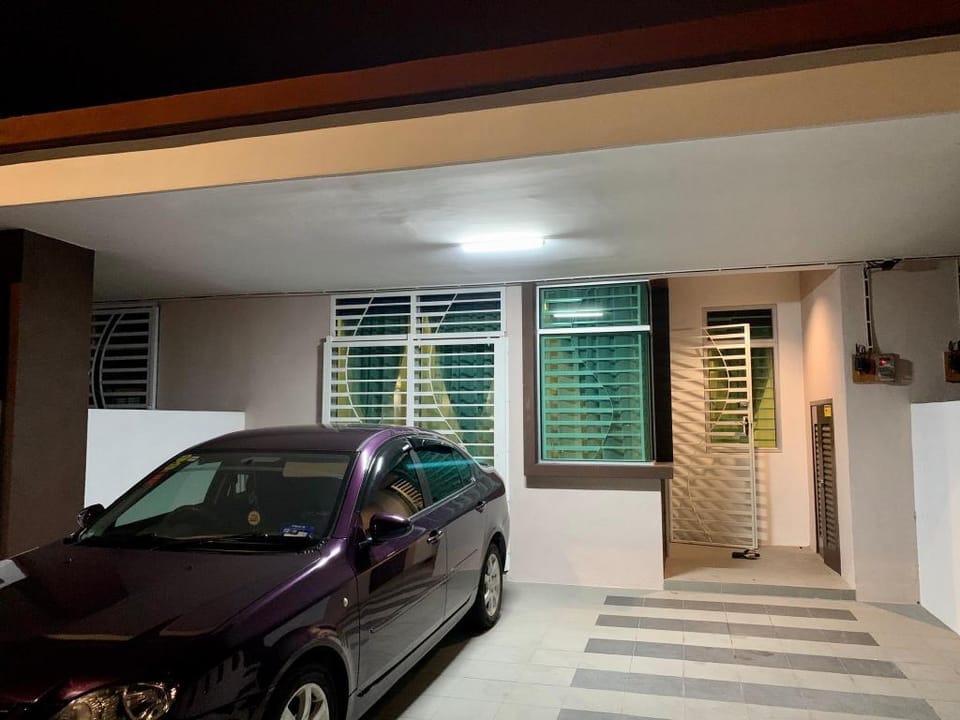 RUMAH DENGAN KESELESAAN PERCUTIAN BERSAMA KELUARGA Vacation rental in Ipoh