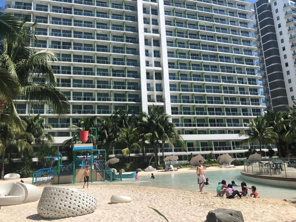 One Bedroom Staycation Apartment in Paranaque