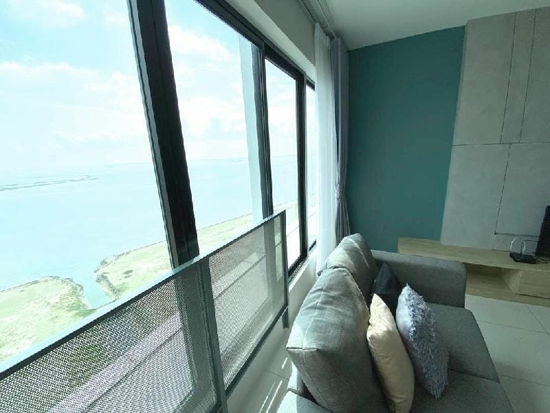 Gurney Sunrise Seaview Luxury Suite 8 Pax Sunrise Seaview Suite Apartment in George Town