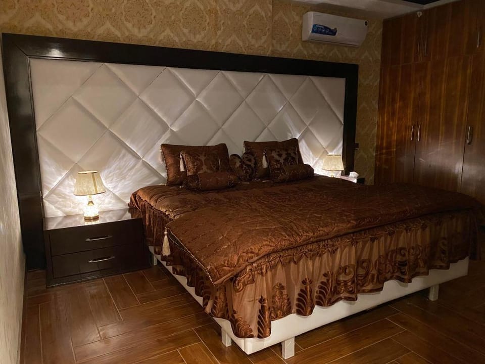 Burj Al Bahria Town Luxury Suites Apartment in Lahore